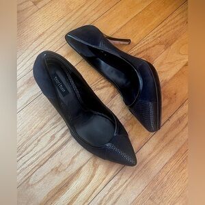 **SALE** White House Black Market classic leather high heels shoes size 10 M